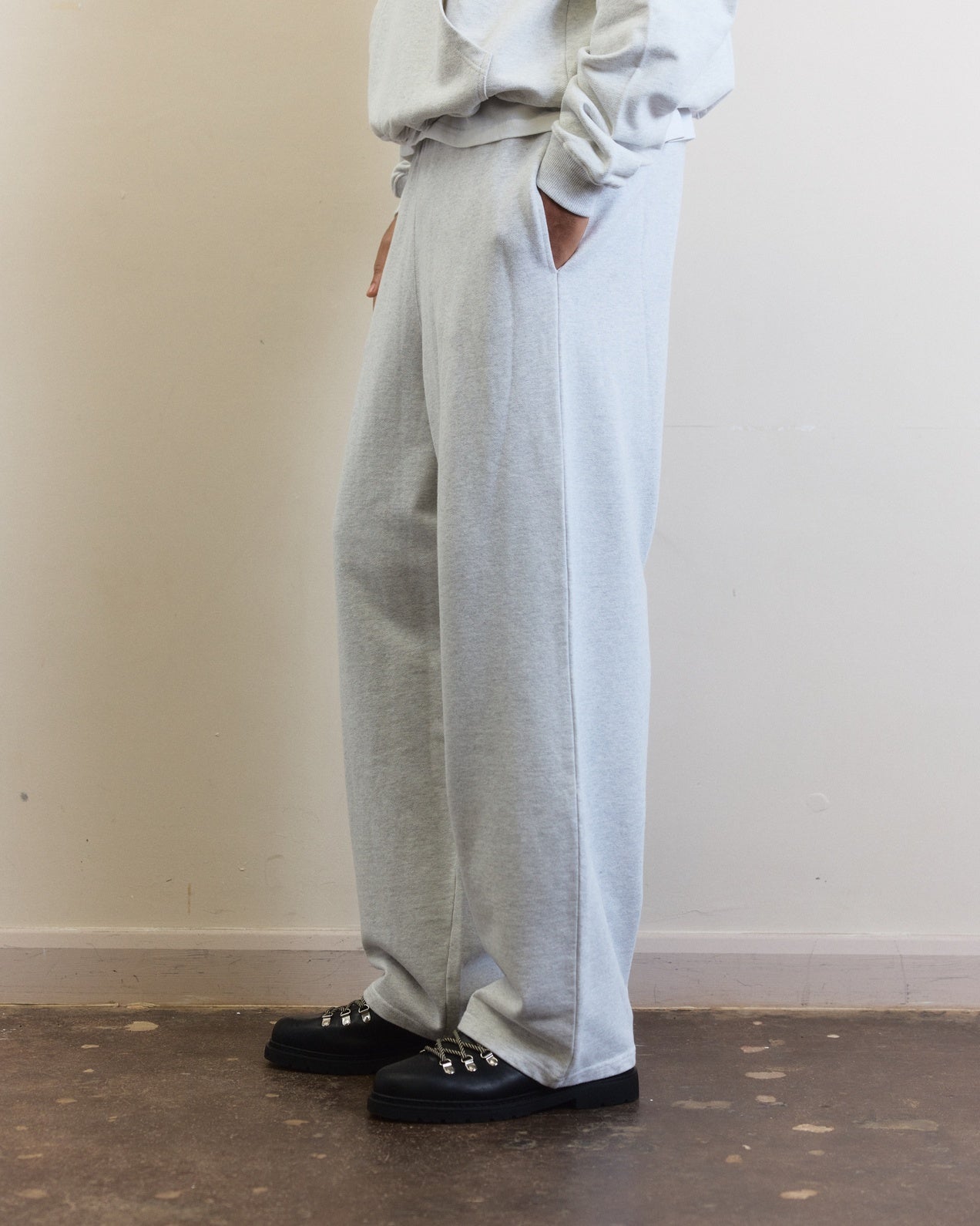 Cursive Logo Balloon Leg Jogger - Cloud Grey/Midnight Navy