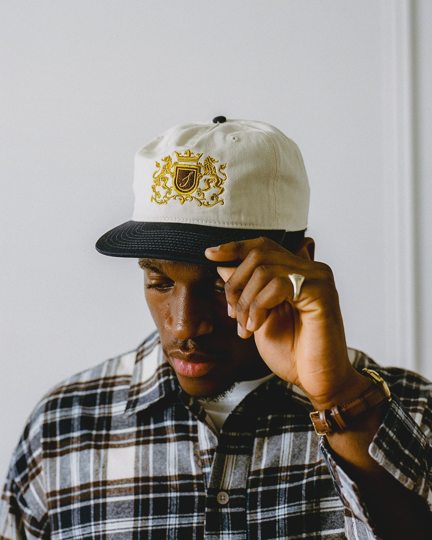 Royal Crest 5 Panel Baseball Cap - Ivory/Midnight Navy